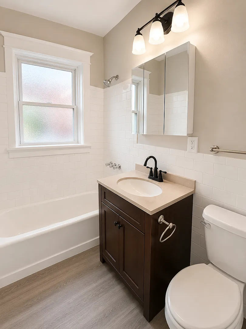 5335 Bancroft Ave — Photo 2