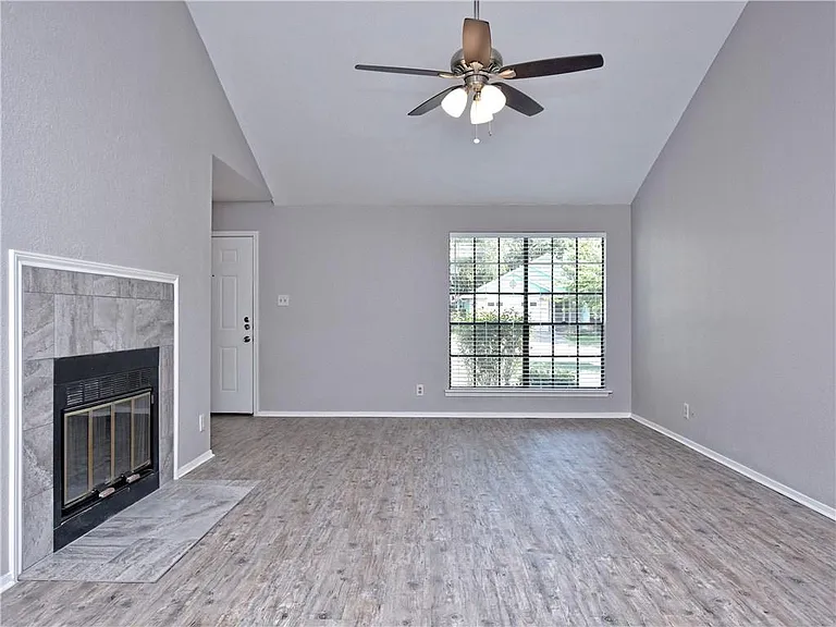 802 Primrose Ln — Photo 14
