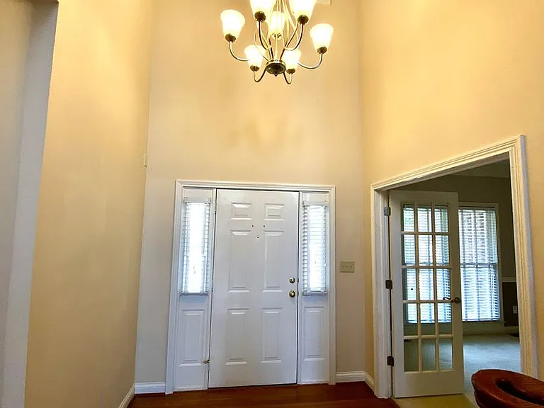 4224 Evergreen Dr — Photo 2