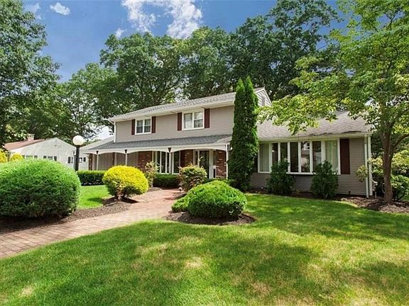 2nd image of 212 Bretton Woods Dr