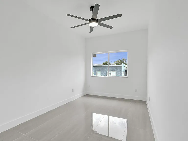 1213 W Las Olas Blvd — Photo 22