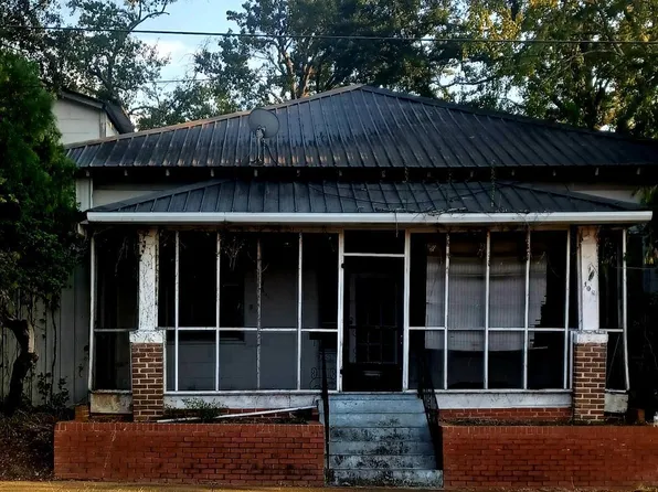 108 E North St, Canton, MS 39046