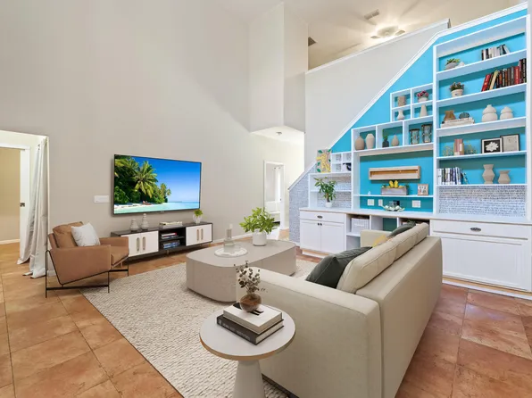 624 NE Bent Paddle Lane, Port St Lucie, FL 34983