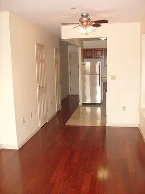 Rented by Curzon Real Estate | media 7