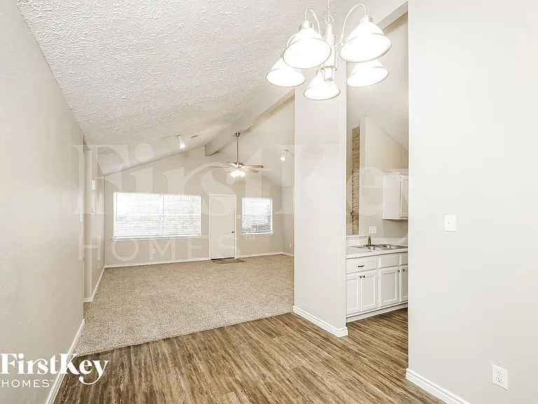 19903 Mountain Dale Dr — Photo 6