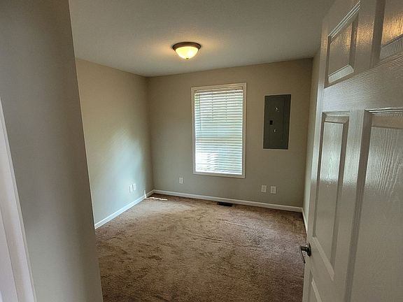 3rd image of 711 Lovelace St