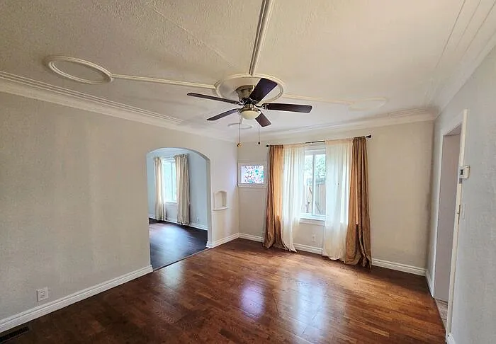 1037 Birchwood Ave — Photo 12