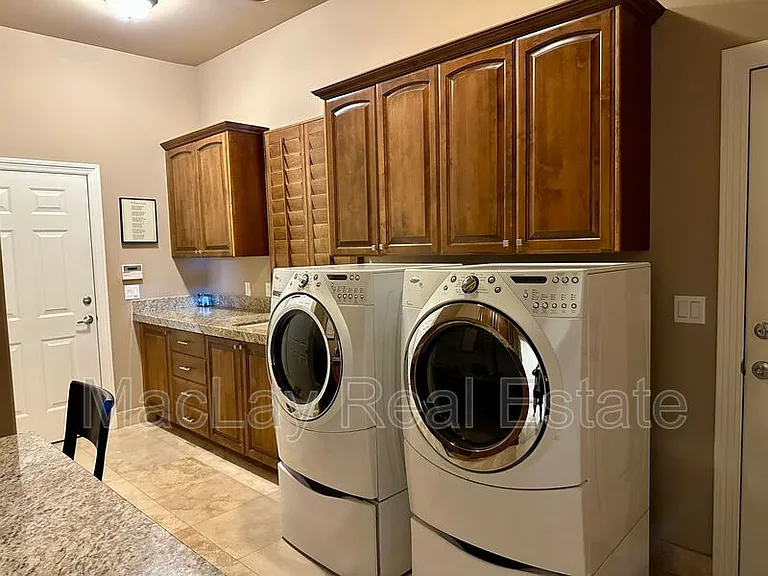 5711 W Linda Ln — Photo 18
