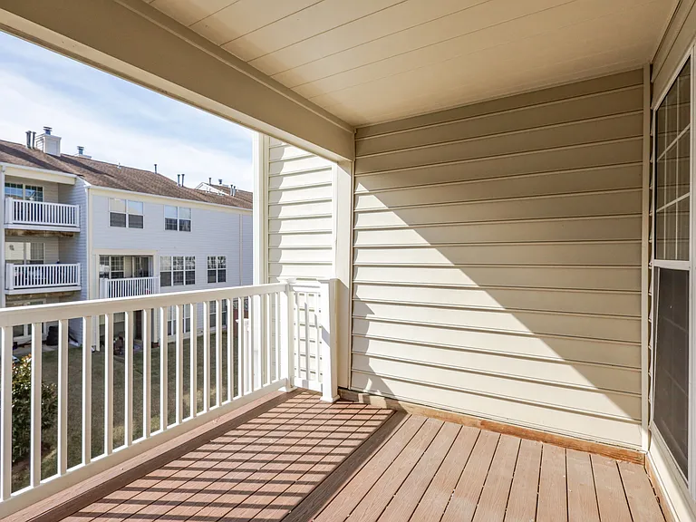 8204 Catbird Cir #202 — Photo 11