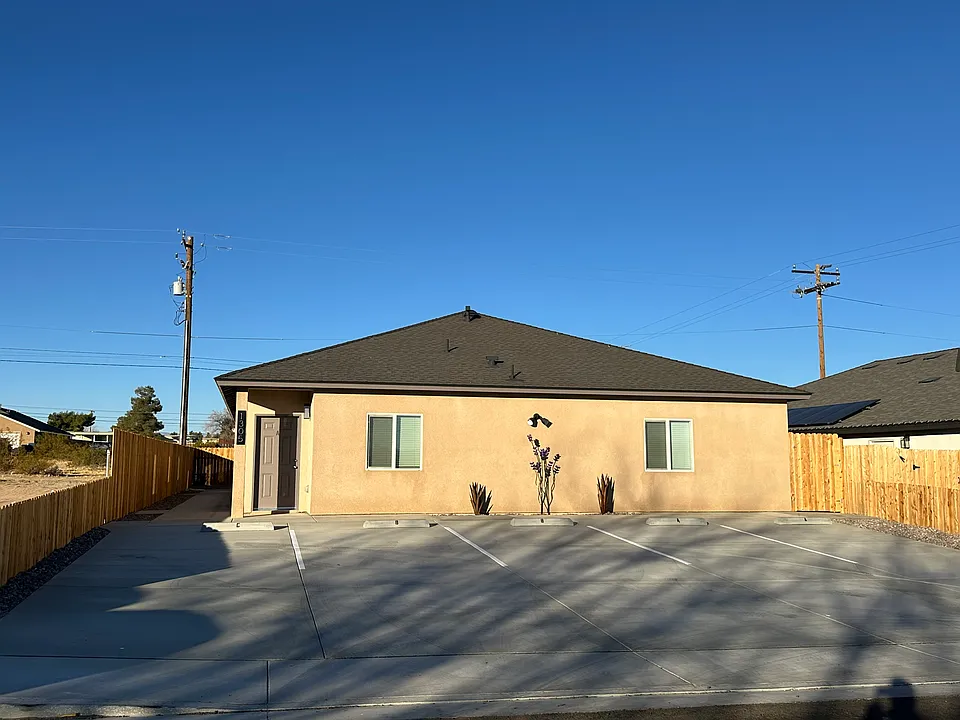 1305 Mayo St #C
