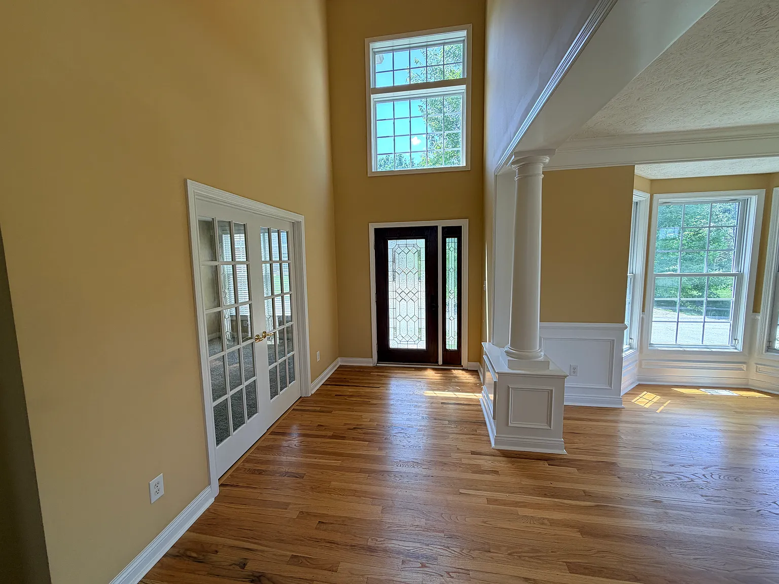 6 bed, 3.5 bath, 6647 sqft, $5,900 — Photo 4