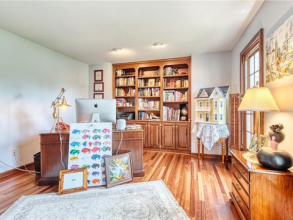 3rd image of 8578 Greenway Ct