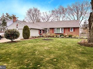 121 Fox Chase Ln, Cherry Hill, NJ 08034