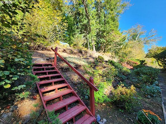 4th image of 24763 Sturtevant Dr
