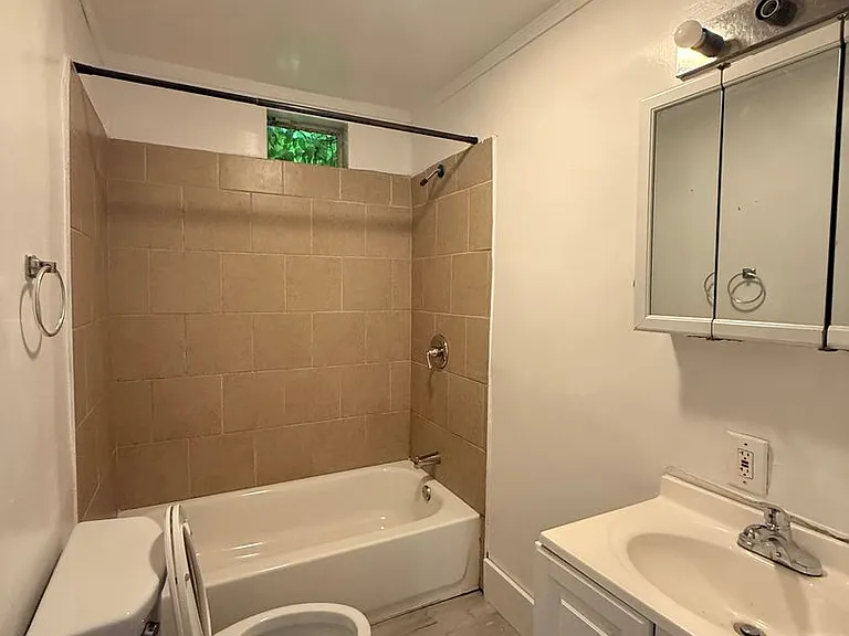 4632 Genesee Ave — Photo 6