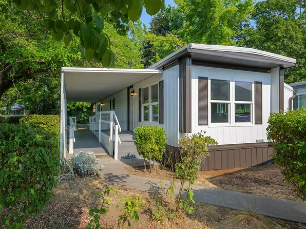 305 Bandy Way, Grants Pass, OR 97526