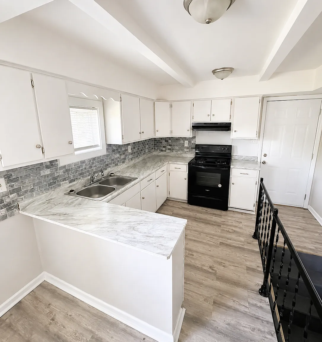 2 bed, 939 sqft, $1,200 — Photo 3