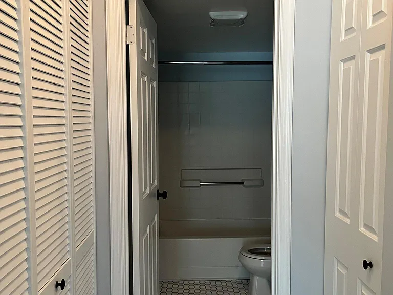 5843 Orchard Hill Ct — Photo 10