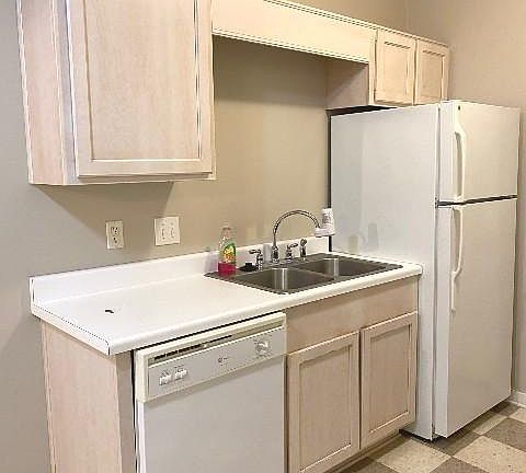 5th image of 1257 Louisville St APT 4