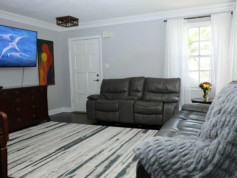 4118 W Palmira Ave — Photo 15