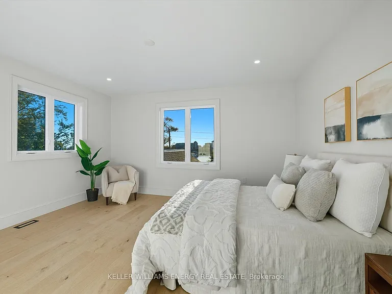 631 Mill St S — Photo 15