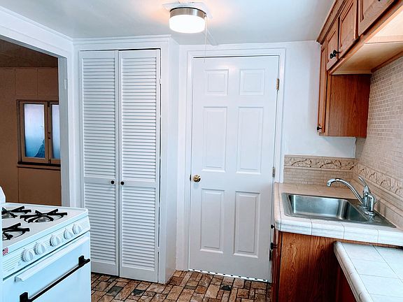 4th image of 3476 Orange Ave #3476.5