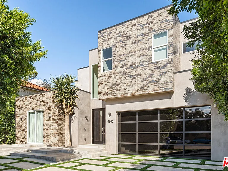 4640 Radford Ave — Photo 8