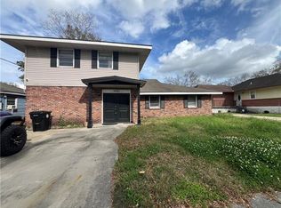 4853 Metropolitan Dr, New Orleans, LA 70126