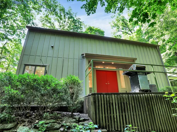 944 Briar Patch Ln, Greenwood, IN 46142