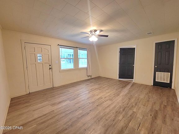 3rd image of 7213 Shady Grove Rd