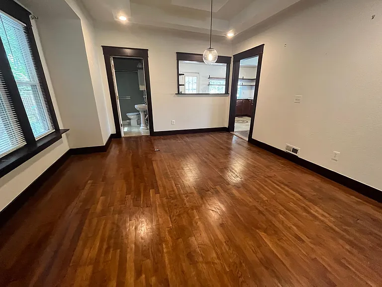 4100 Campbell St — Photo 8