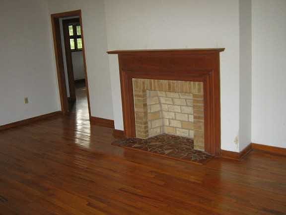 3rd image of 5862 Eastwood Dr