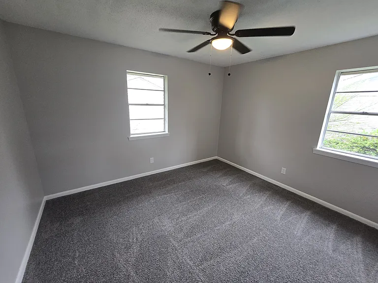 700 Barnes St — Photo 13