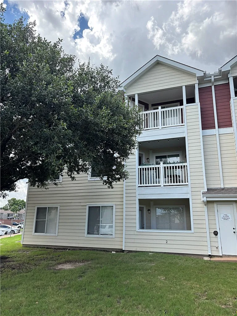 4 bed, 1236 sqft, $1,600 — Photo 1