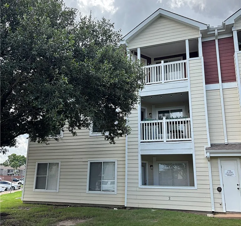 515 Parkway #103