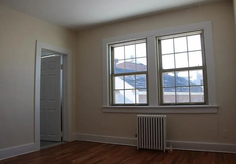 120 Kraft Ave #10 — Photo 6