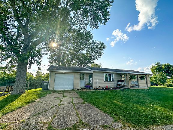 2nd image of 4005 Pinecrest Dr