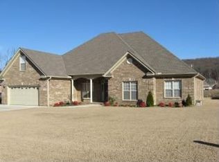 141 Derby Dr, Decatur, AL 35603