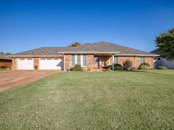 1202 W Fay Ave, Kingfisher, OK 73750