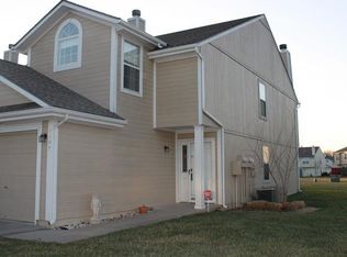 5647 NW Plantation Dr, Lees Summit, MO 64064