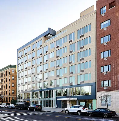 Rented by Perry Associates NYC Inc | media 33