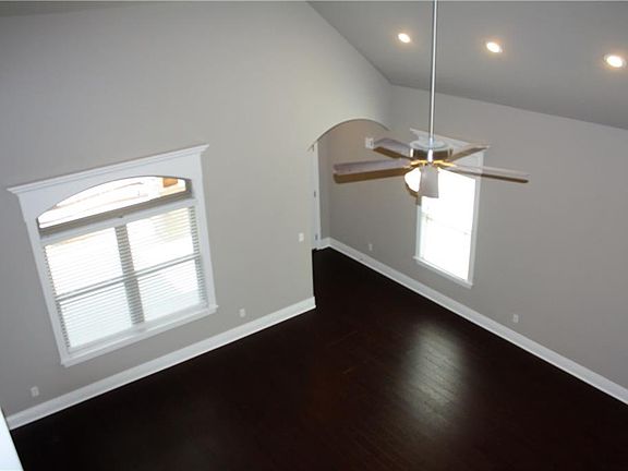 4th image of 4406 SW Alfalfa Ave