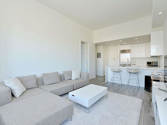 4th image of 350 W 50th St APT 35G