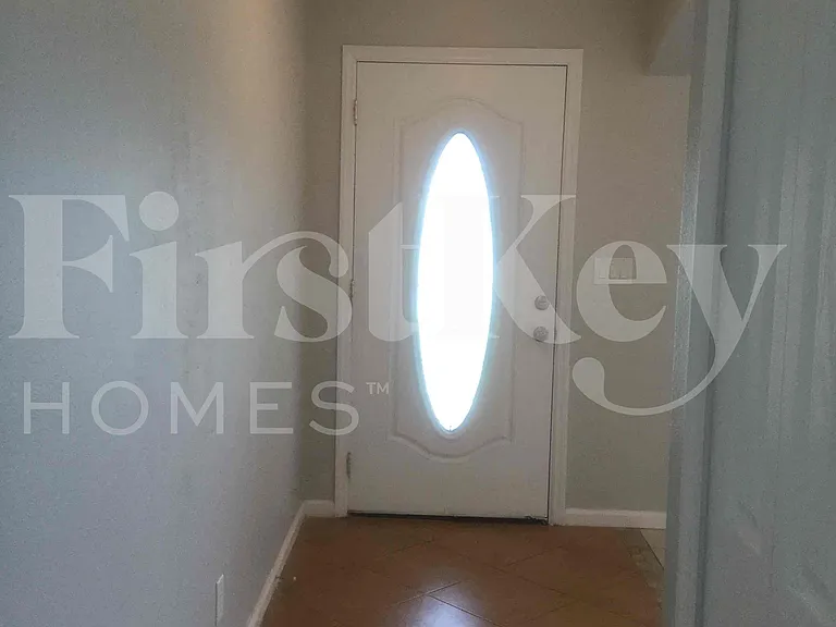 662 SW Sandbar Ter — Photo 3