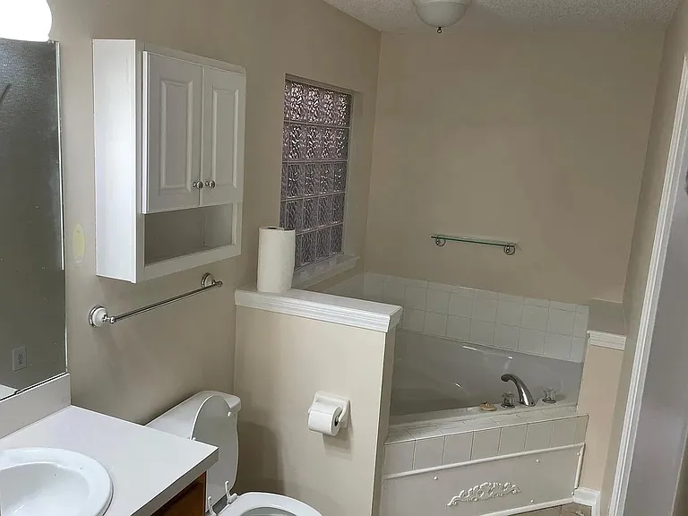 329 Hallowes Dr — Photo 9