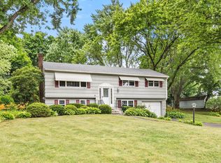 18 Crestwood Trl, East Hartford, CT 06118