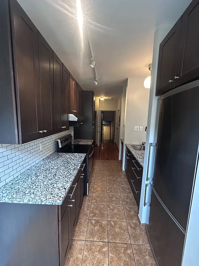 511 Cathedral St - 511Cath-2A — Photo 2