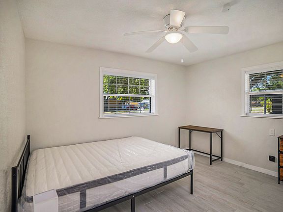 Disclaimer: This photo has been staged. Not all furnishings seen will be provided.