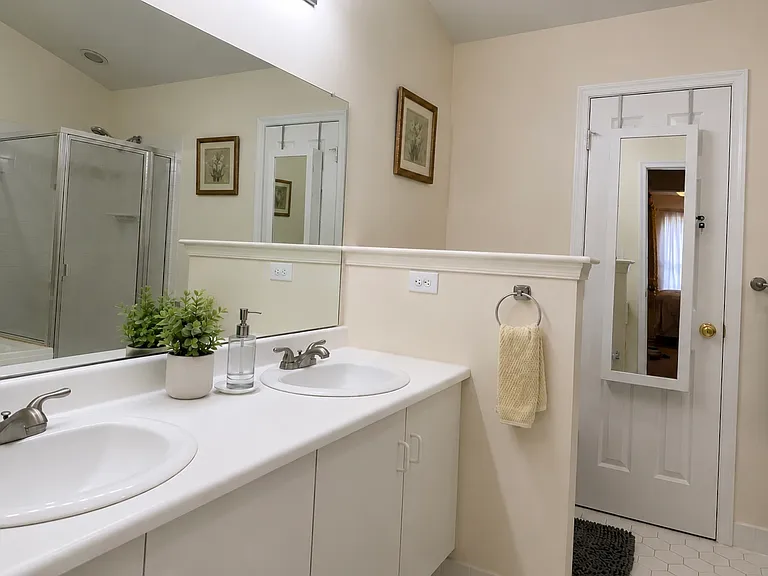 353 Cynthia Ln — Photo 11