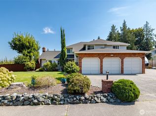 302 S Waugh Rd, Mount Vernon, WA 98274
